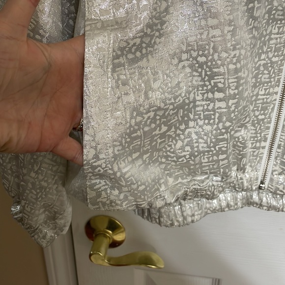 Peter Nygard silver bomber jacket. L worn once. - Picture 4 of 7